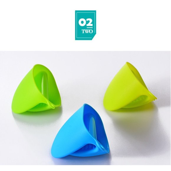 Premium Quality Kitchen Silicone Heat Resistant Gloves Clips Insulation Non Stic - Picture 15 of 16